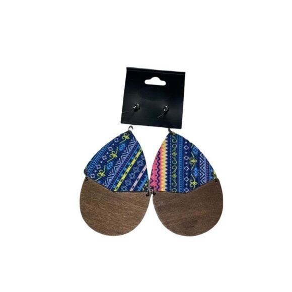 NWT Wooden Fabric Covered Boho Aztec Dangle Earrings Blue Rainbow - Picture 4 of 6